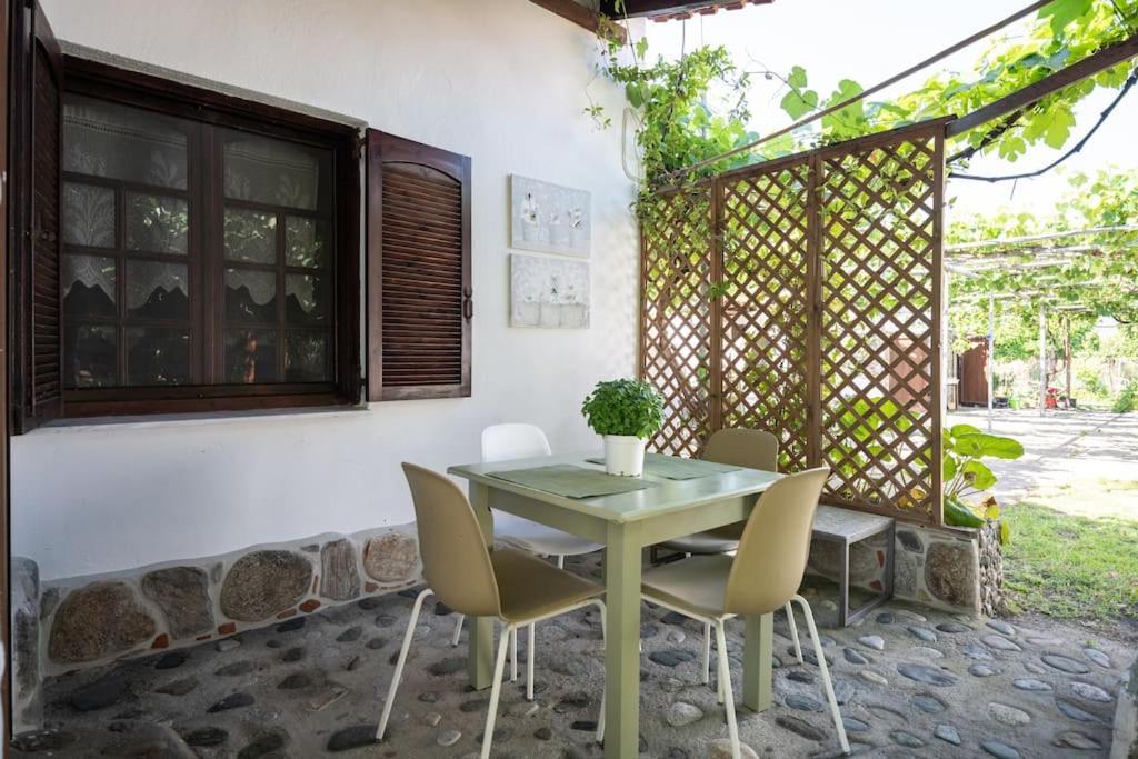 Traditionelles Appartement Athos Shadow Am Meer Paralia Sikias Esterno foto