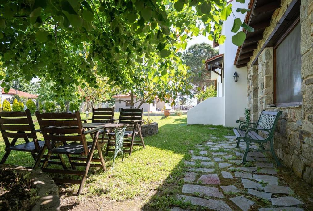 Traditionelles Appartement Athos Shadow Am Meer Paralia Sikias Esterno foto