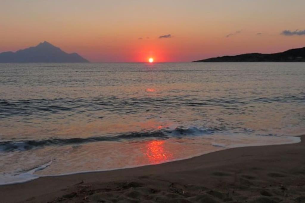 Traditionelles Appartement Athos Shadow Am Meer Paralia Sikias Esterno foto